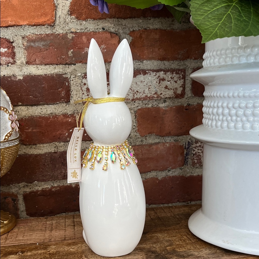 White resin Bunny with Jewel Collar by Bella Lux - Picture 4 of 7